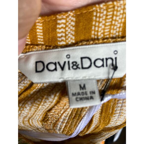 Davi & Dani Womens Tank Size Medium Mustard Striped Embroidered Boho Top NEW - Picture 5 of 6